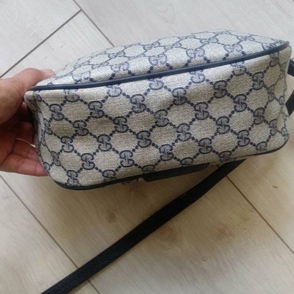 ***SOLD****GUCCI SHERRY LINE SHOULDER BAG - Picture 5 of 8